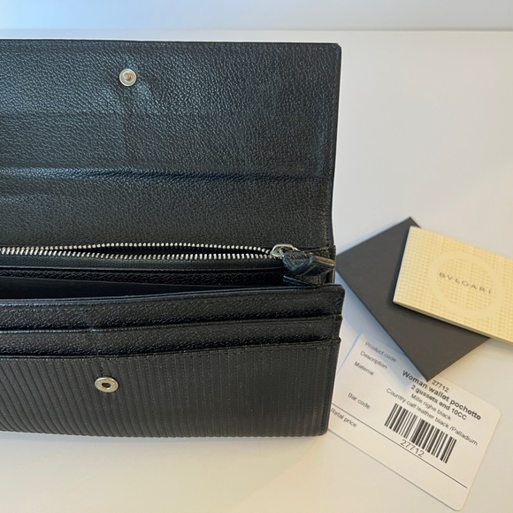 COPY - BVLGARI Women’s black leather wallet in great condition - Picture 10 of 11